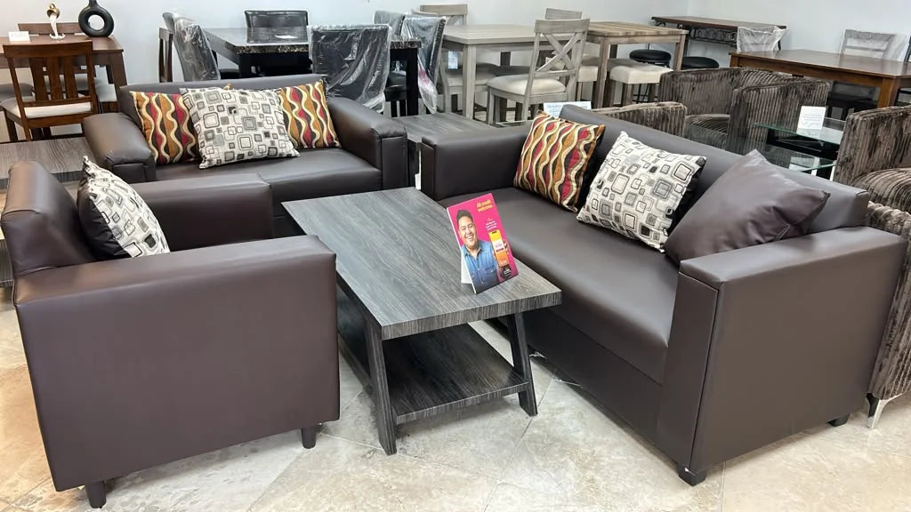 Muebles de living dentro del showroom de Tamarac